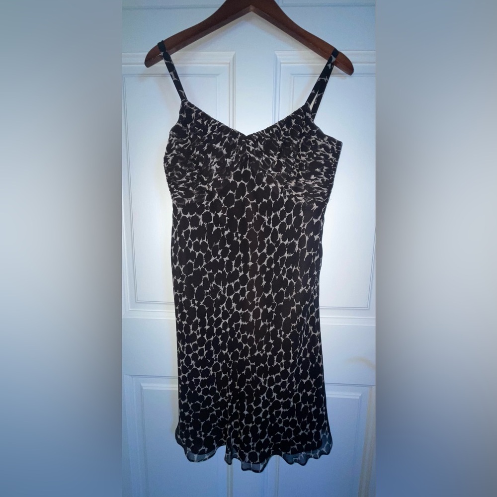 Ann Taylor women’s petite size 6 black and tan silk chiffon knee length dress